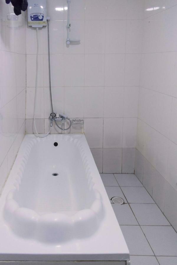 Sunrise hotel kampala Bagian luar foto
